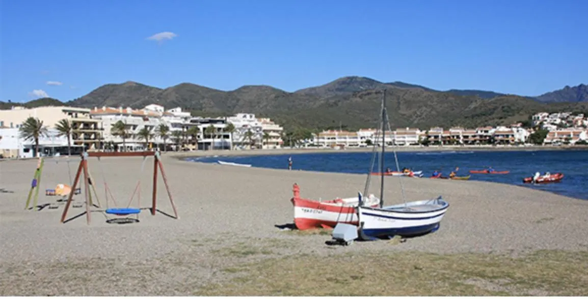 Llanca Piso Muy Tranquillo Llanca Appartement Tres Tranquille Llanca Flat Very Calm شقة